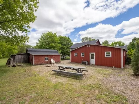 Exterior - 202 2nd Ave, Plainwell, MI 49080 photo 7 of 8