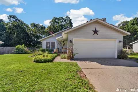 1081 Becker Rd, Muskegon, MI 49445
