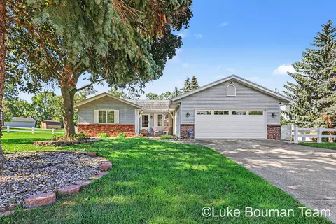 1060 Legion Park Dr, Holland, MI 49423