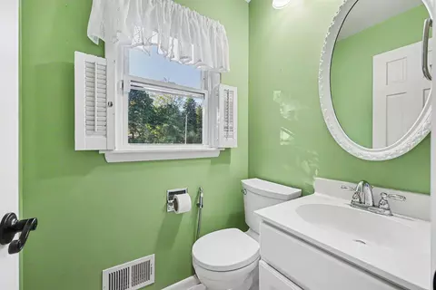 Bath - 1337 Badgley Rd, Jackson, MI 49203 photo 5 of 5