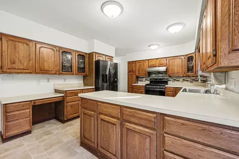 Kitchen - 1337 Badgley Rd, Jackson, MI 49203 photo 2 of 3