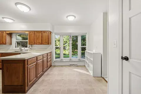 Kitchen - 1337 Badgley Rd, Jackson, MI 49203 photo 1 of 3