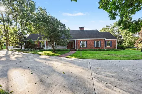 Exterior - 1337 Badgley Rd, Jackson, MI 49203 photo 2 of 6