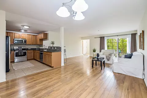 120 W Oakbrook Dr, Ann Arbor, MI 48103