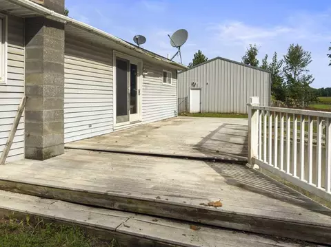 Exterior - 1117 9th St, Plainwell, MI 49080 photo 4 of 8