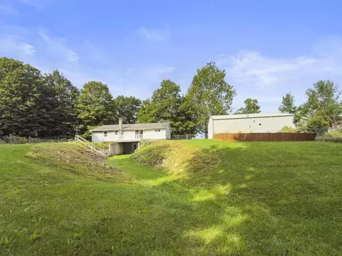 Exterior - 1117 9th St, Plainwell, MI 49080 photo 5 of 8