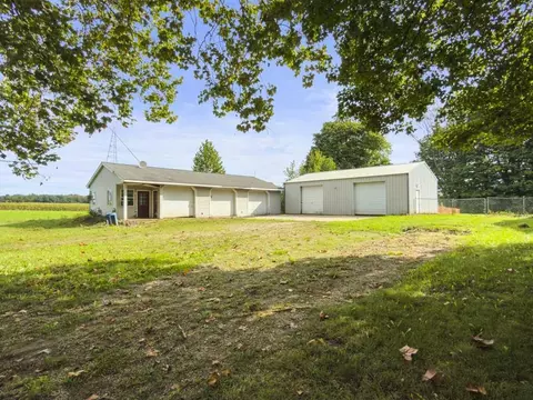 Exterior - 1117 9th St, Plainwell, MI 49080 photo 3 of 8