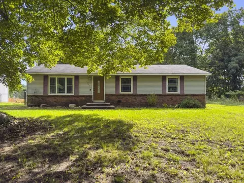 Exterior - 1117 9th St, Plainwell, MI 49080 photo 2 of 8