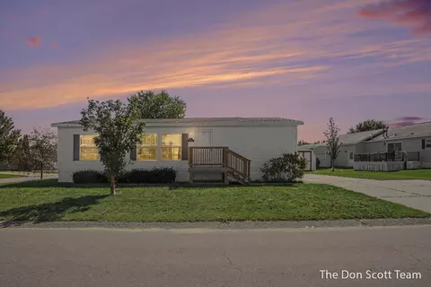 3660 Lilyfield Dr, Cedar Springs, MI 49319