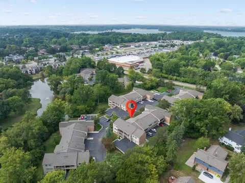 3835 Lone Pine Rd #100, West Bloomfield, MI 48323