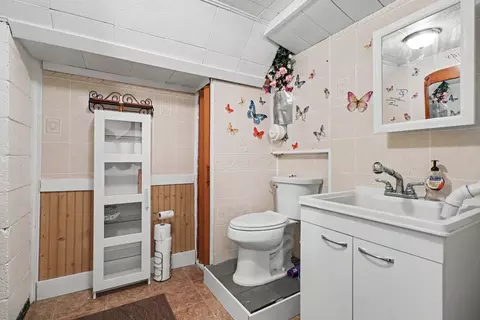 Bath - 4322 W A B Ave, Plainwell, MI 49080 photo 2 of 2