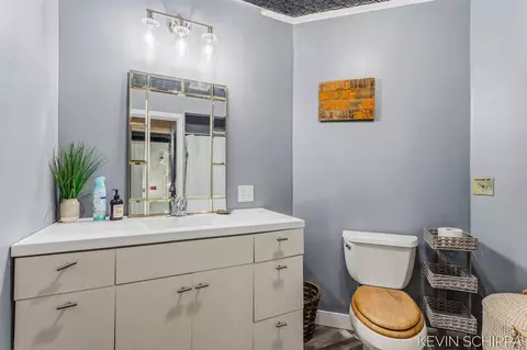 Bath - 36 Union St, Douglas, MI 49406 photo 1 of 5