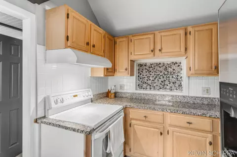 Kitchen - 36 Union St, Douglas, MI 49406 photo 2 of 6