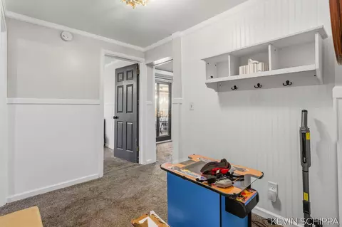 Entry Way - 36 Union St, Douglas, MI 49406 photo 4 of 8