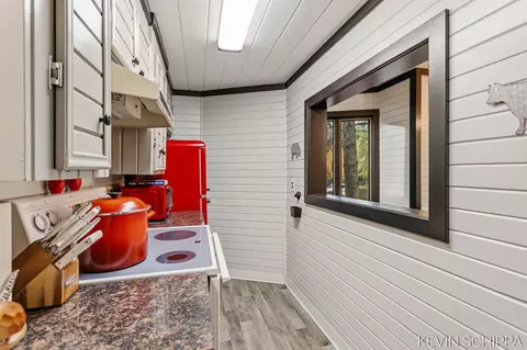 Kitchen - 36 Union St, Douglas, MI 49406 photo 5 of 6