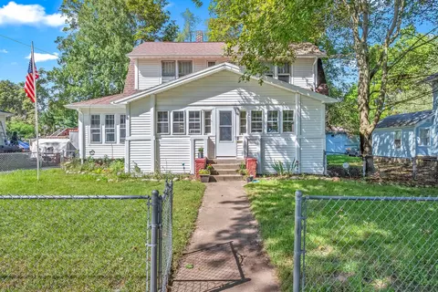 90 N Norwood Ave, Hillsdale, MI 49242