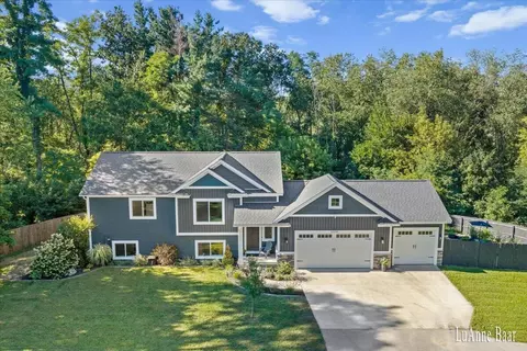 2939 5 Mile Rd NE, Grand Rapids, MI 49525