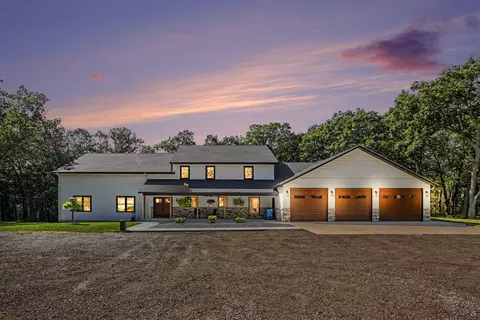 155 N Park St, Muskegon, MI 49442