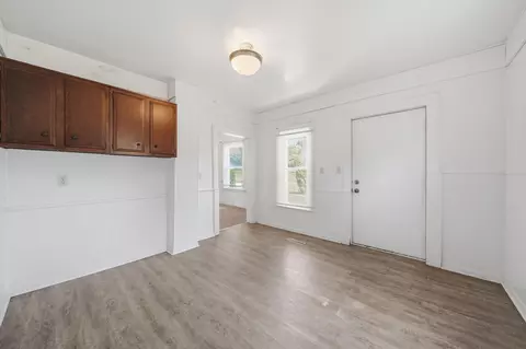 Entry Way - 1301 Deyo St, Jackson, MI 49201 photo 2 of 2