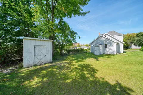 Exterior - 1301 Deyo St, Jackson, MI 49201 photo 12 of 15
