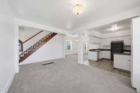 Living - 1301 Deyo St, Jackson, MI 49201 photo 3 of 3