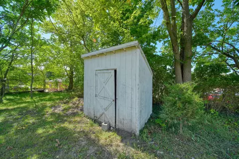 Exterior - 1301 Deyo St, Jackson, MI 49201 photo 8 of 15