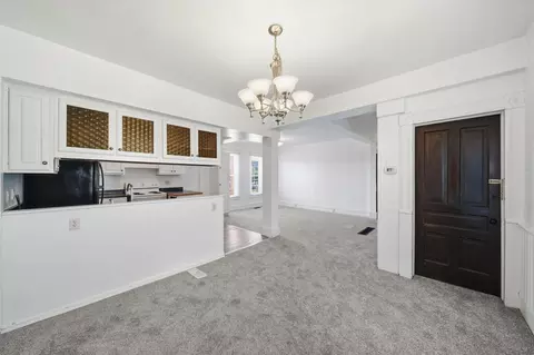 Dining - 1301 Deyo St, Jackson, MI 49201 photo 2 of 2