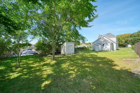Exterior - 1301 Deyo St, Jackson, MI 49201 photo 9 of 15