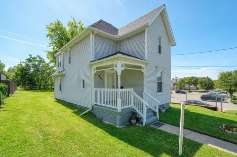 Exterior - 1301 Deyo St, Jackson, MI 49201 photo 3 of 15