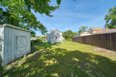 Exterior - 1301 Deyo St, Jackson, MI 49201 photo 11 of 15