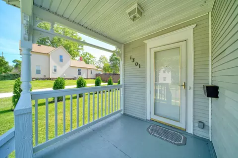 Exterior - 1301 Deyo St, Jackson, MI 49201 photo 6 of 15