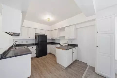 Kitchen - 1301 Deyo St, Jackson, MI 49201 photo 1 of 2