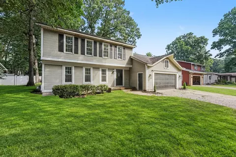 1781 Pinnacle Dr SW, Wyoming, MI 49519