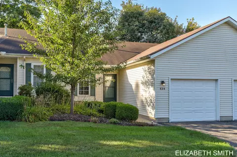 434 Lincoln Ridge Dr #14, Holland, MI 49423