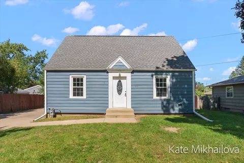 Exterior - 850 Upton Ave, Springfield, MI 49037 photo 2 of 12