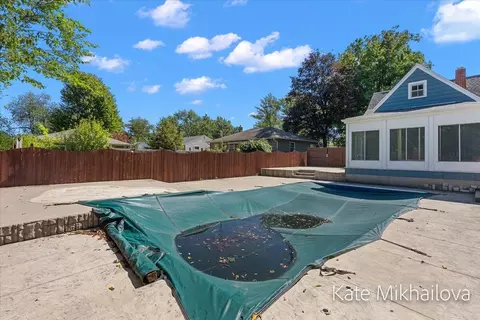 Exterior - 850 Upton Ave, Springfield, MI 49037 photo 9 of 12