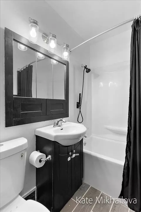Bath - 850 Upton Ave, Springfield, MI 49037 photo 2 of 2