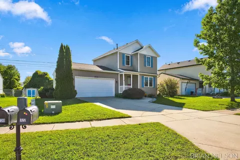 3220 Aberdeen Ave, Zeeland, MI 49464