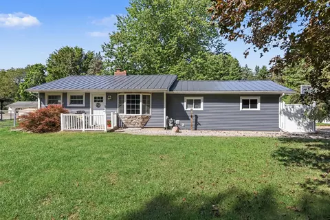 5227 Hoag Rd, Battle Creek, MI 49015