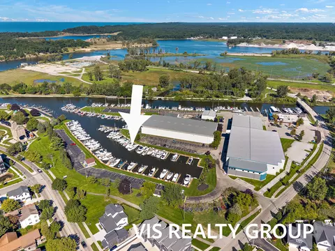 135 Wharfside #135, Grand Haven, MI 49417