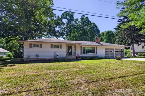 11737 W Carson City Rd, Greenville, MI 48838