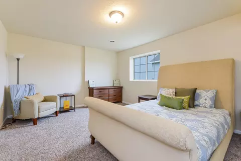 Bedroom - 816 Crooks St, Belding, MI 48809 photo 3 of 3