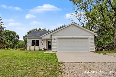 3565 Kay Lynn Dr, Cedar Springs, MI 49319