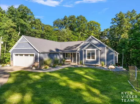Exterior - 7290 Knapp St NE, Ada, MI 49301 photo 2 of 7