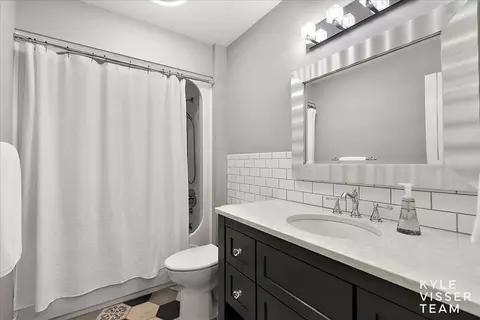 Bath - 7290 Knapp St NE, Ada, MI 49301 photo 3 of 6