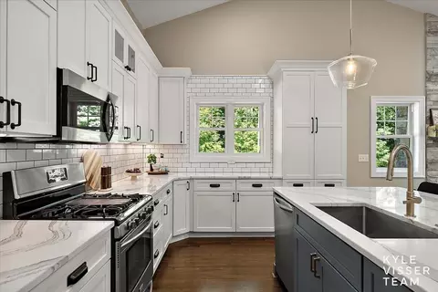 Kitchen - 7290 Knapp St NE, Ada, MI 49301 photo 4 of 6