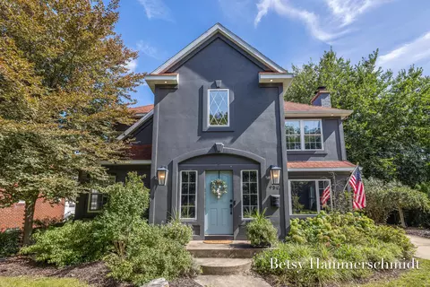950 Bellclaire Ave SE, Grand Rapids, MI 49506
