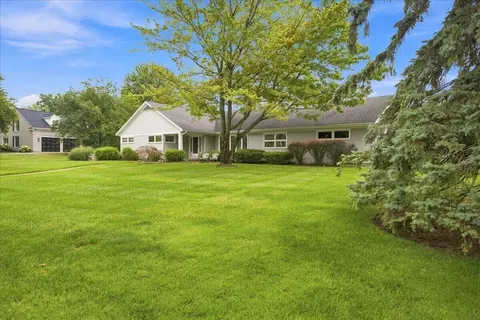 2816 Bonnell Ave SE, East Grand Rapids, MI 49506