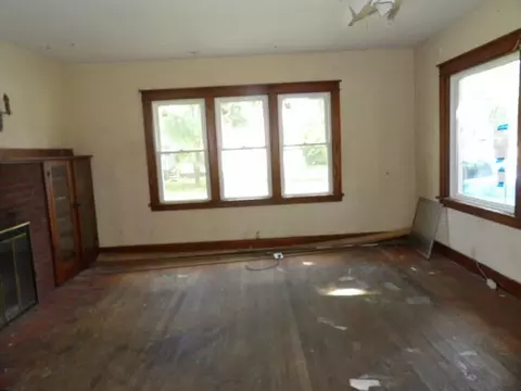 Living - 709 S Main St, Three Rivers, MI 49093 photo 4 of 5