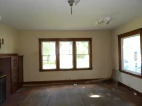 Living - 709 S Main St, Three Rivers, MI 49093 photo 1 of 5